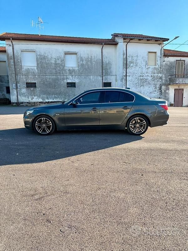 Usata BMW 520 163 CV (119 kW) 2009 Grigio Berlina