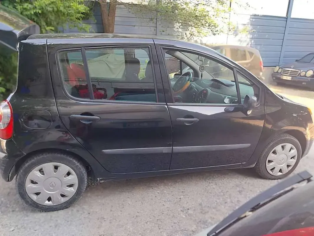 Usata Renault Modus Dynamique 75 CV (55 kW) 2007 Nero Monovolume
