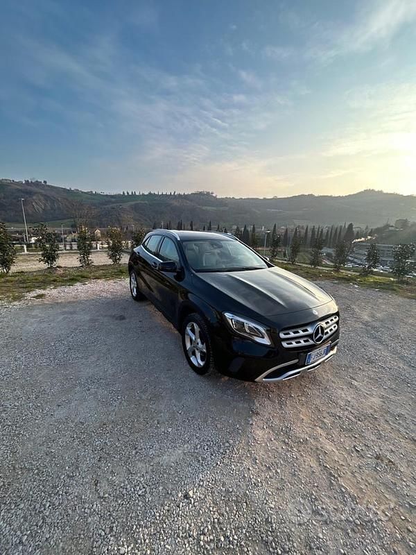 Usata Mercedes GLA200 2017 Nero SUV