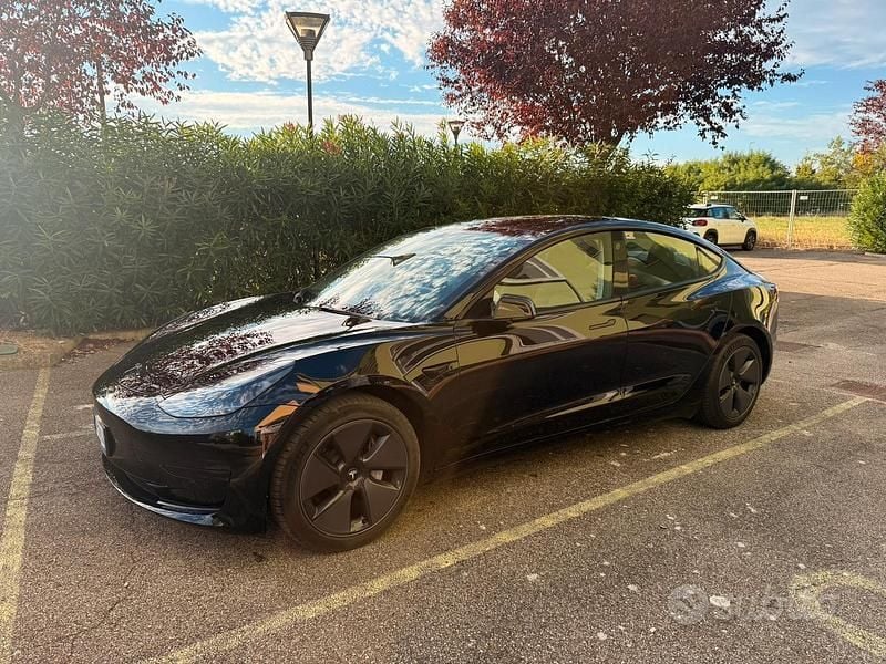 Usata Tesla Model 3 RWD 208 kW (283 CV) 2023 Nero Berlina