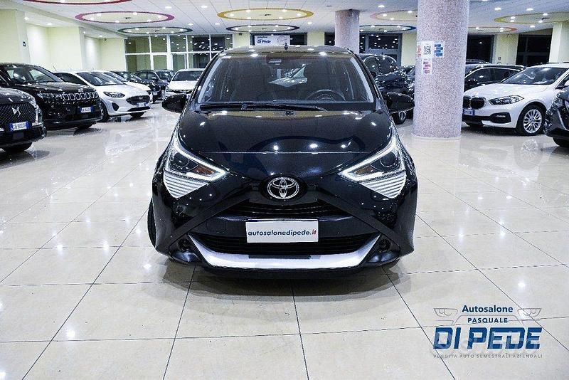 Usata Toyota Aygo Cool 72 CV (52 kW) 2021 Nero Utilitaria