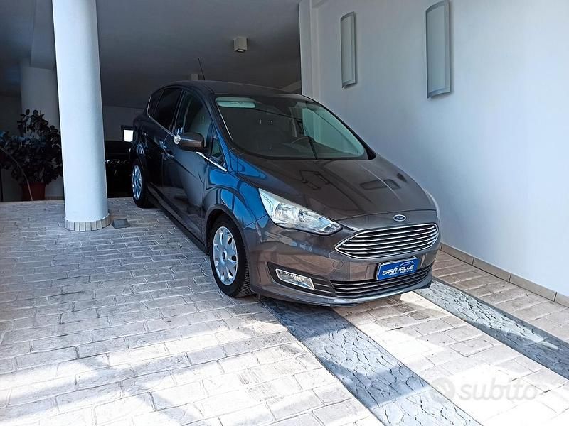 Begagnad Ford C-MAX Titanium 120 HK (88 kW) 2016 Grå Minibuss