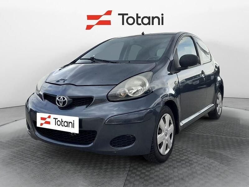 Usata Toyota Aygo Connect Style 68 CV (50 kW) 2012 Grigio Utilitaria
