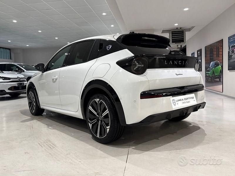 Usata Lancia Ypsilon 101 CV (74 kW) 2025 Bianco Utilitaria