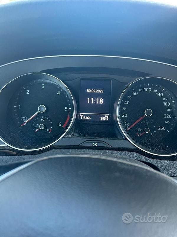 Usata VW Passat 120 CV (88 kW) 2019 Grigio Berlina