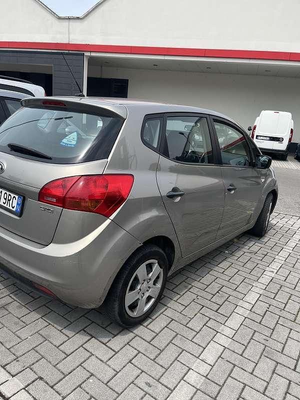 Usata Kia Venga Active 90 CV (66 kW) 2012 Utilitaria