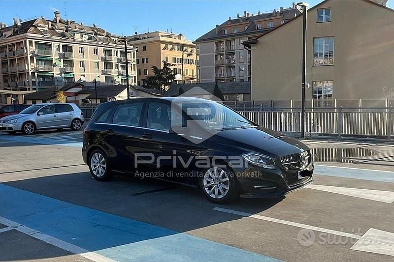 Usata Mercedes B180 Executive 109 CV (80 kW) 2015 Nero Monovolume