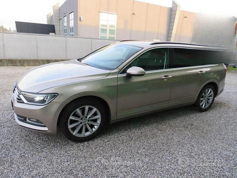 Usata VW Passat Comfortline 120 CV (88 kW) 2016 Marrone Station wagon