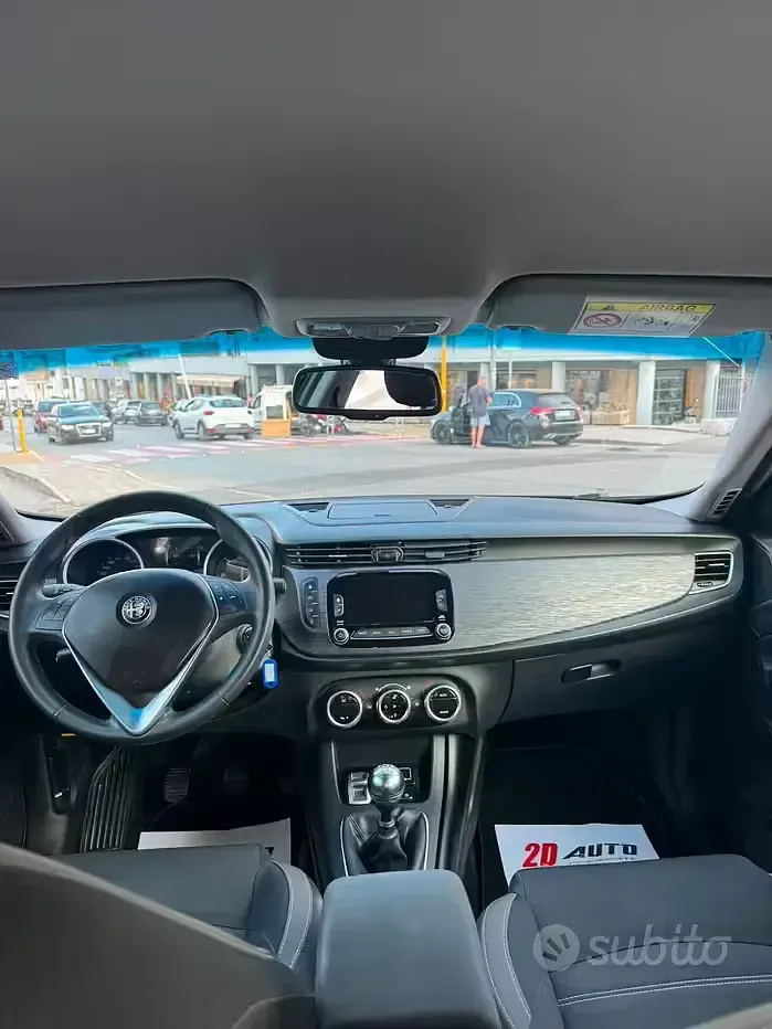 Usata Alfa Romeo Giulietta Super 120 CV (88 kW) 2020 Bluazzurro Utilitaria