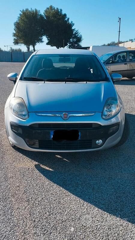 Argento Usata 2009 Fiat Punto Evo Dynamic Due volumi | 4800 € (Molto cara) - Immagine 1/4