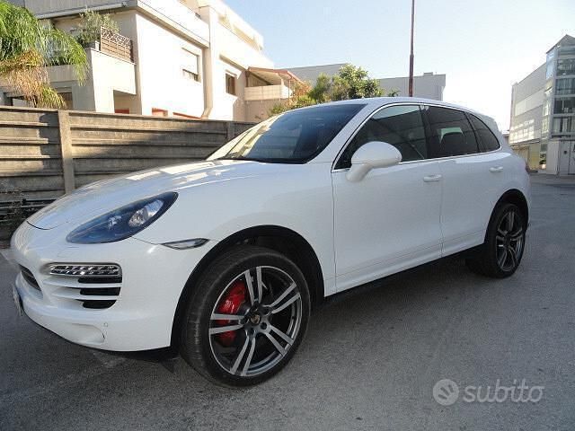 Bianco Usata 2012 Porsche Cayenne SUV | 18.800 € (Buon prezzo) - Immagine 1/4