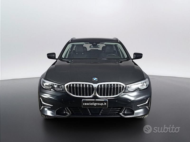 Usata BMW 320e Luxury Line 190 CV (139 kW) 2021 Nero Station wagon