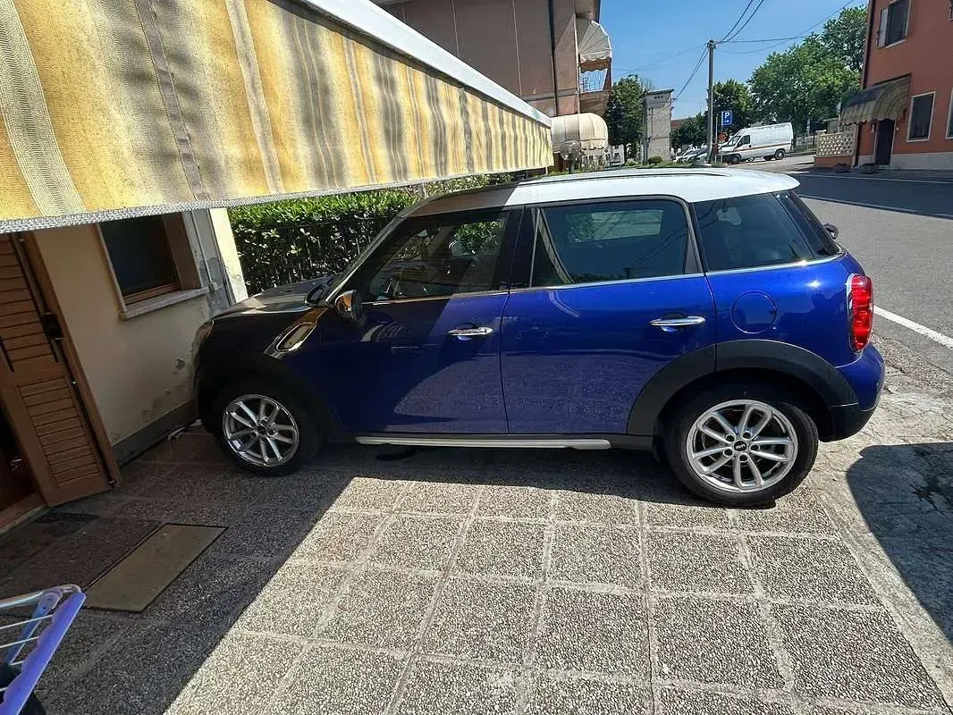 Usata Mini Cooper D Countryman 111 CV (81 kW) 2015 Blu/azzurro SUV