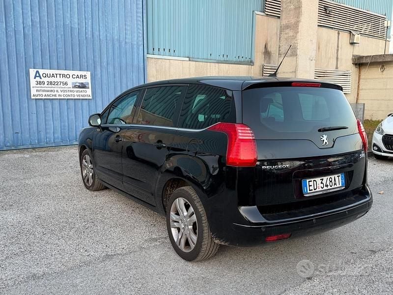Usata Peugeot 5008 Access 112 CV (82 kW) 2012 Nero Monovolume
