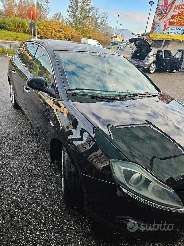 Nero Usata 2013 Lancia Delta Due volumi | 6200 € (Cara) - Immagine 1/4
