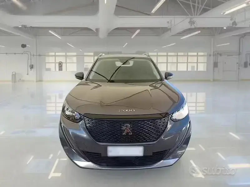 Usata Peugeot 2008 Allure 110 CV (80 kW) 2022 Grigio SUV