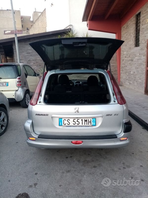 Begagnad Peugeot 206 88 HK (64 kW) 2005 Grå Kombi