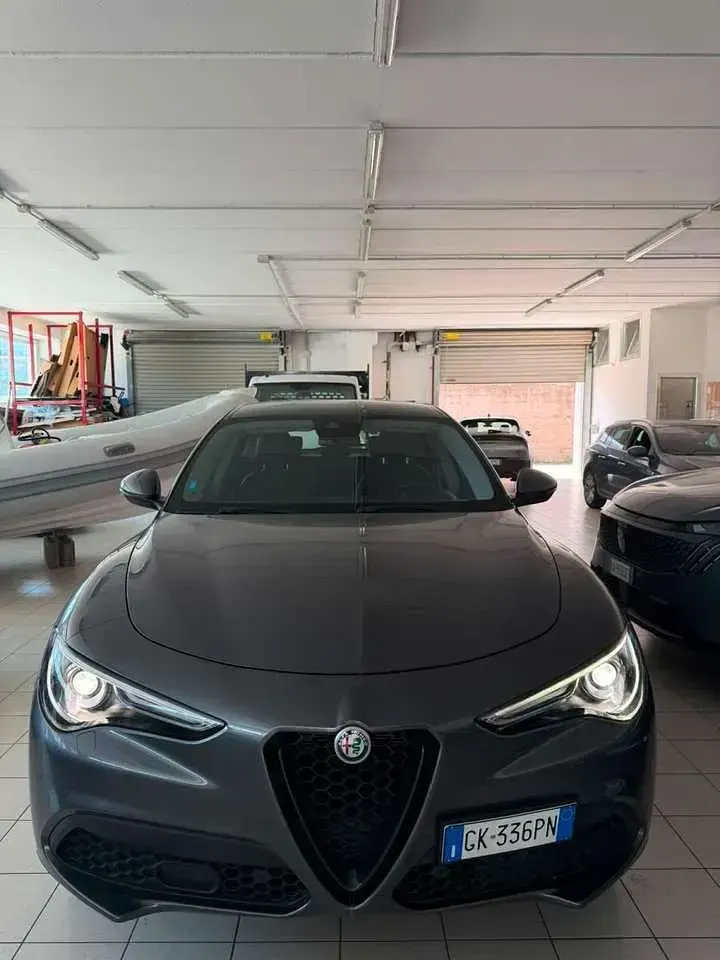 Usata Alfa Romeo Stelvio Sprint 190 CV (139 kW) 2021 Grigio SUV
