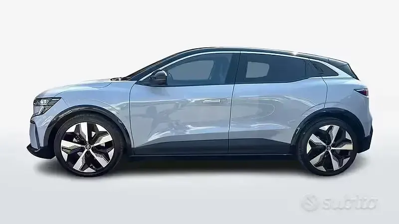 Käytetty Renault Megane E-Tech 55 kW (75 HP) 2023 Harmaa Sedan