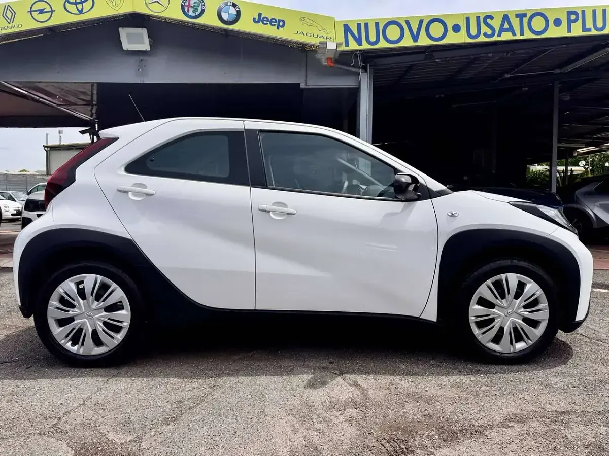 Gebraucht Toyota Aygo X Active 72 PS (52 kW) 2025 Weiß SUV