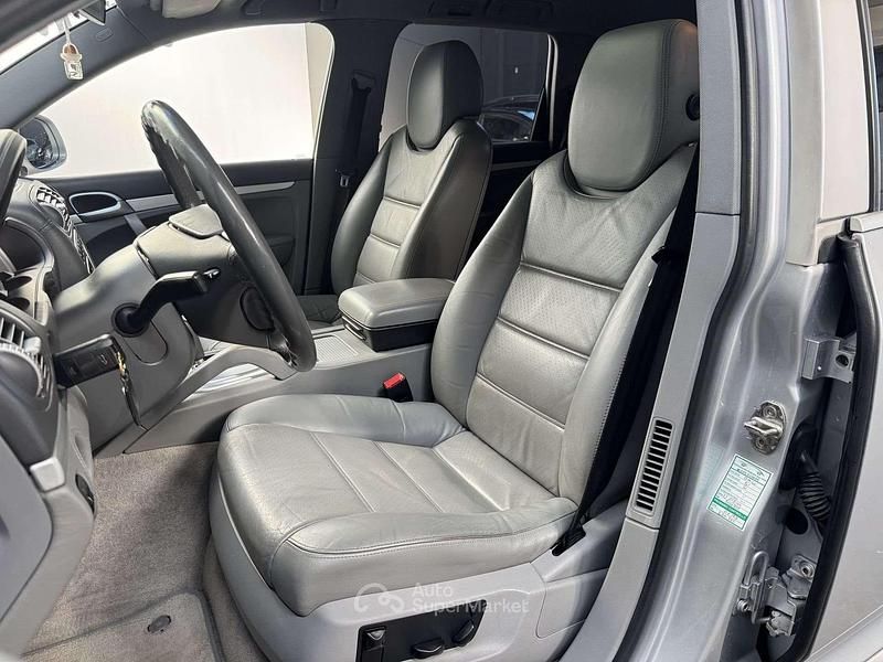 Usata Porsche Cayenne 340 CV (250 kW) 2002 Grigio SUV