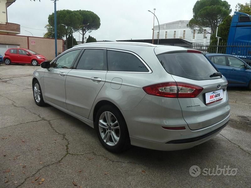 Usata Ford Mondeo 150 CV (110 kW) 2017 Grigio Station wagon