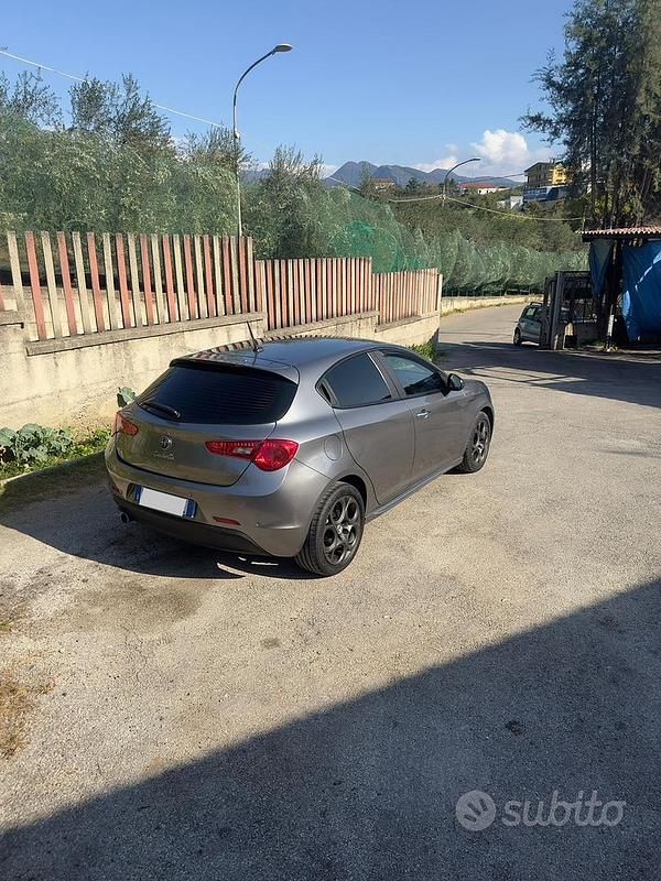 Usata Alfa Romeo Giulietta 2015 Grigio Utilitaria