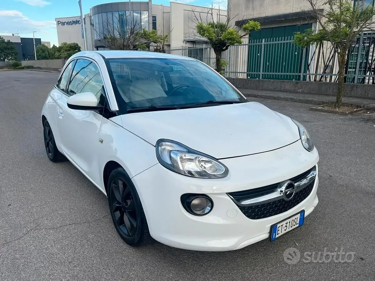 Usata Opel Adam 69 CV (50 kW) 2013 Bianco Utilitaria