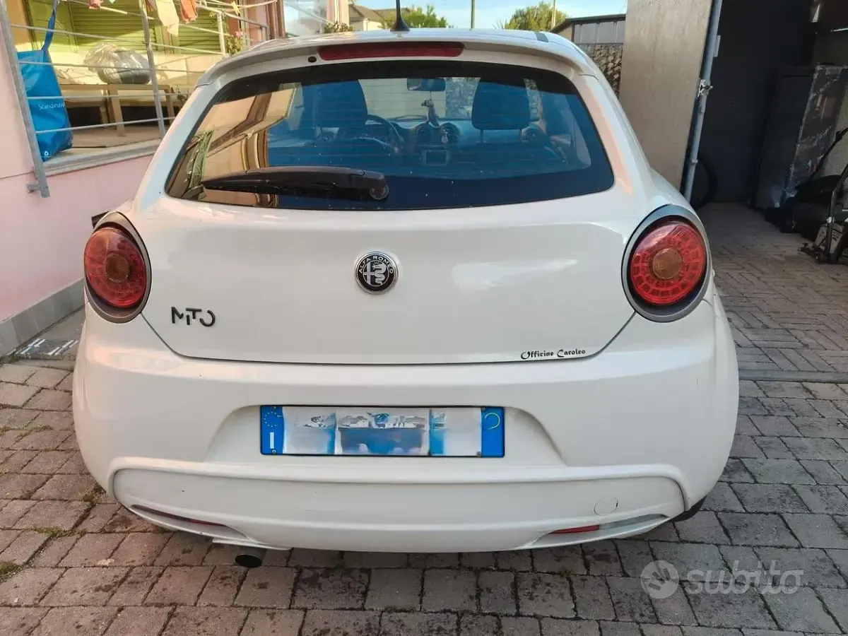 Second-hand Alfa Romeo MiTo 85 CP (62 kW) 2015 Bej Hatchback