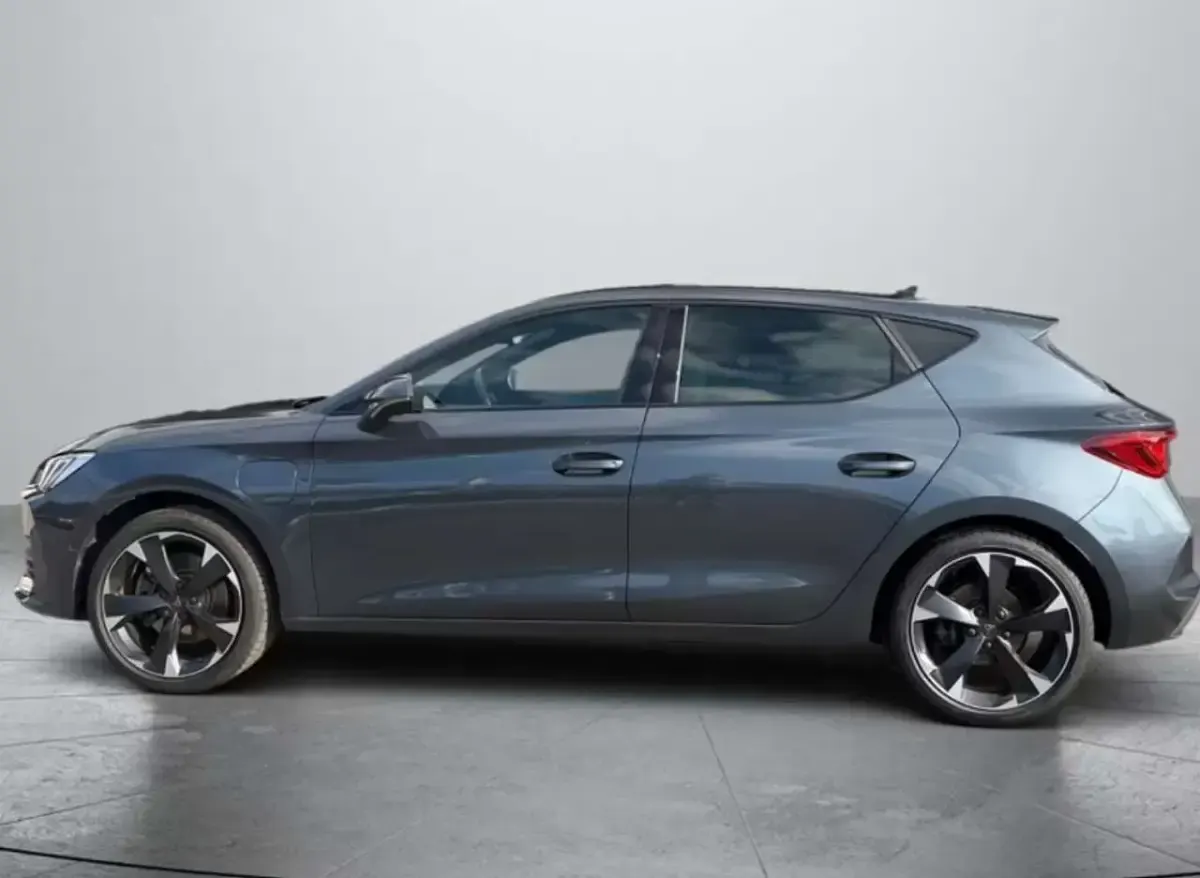 Usata Cupra Leon 204 CV (150 kW) 2022 Grigio Monovolume
