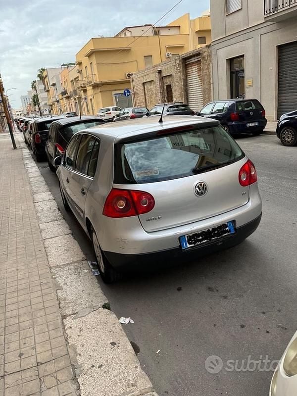Usata VW Golf 102 CV (75 kW) 2007 Grigio Monovolume
