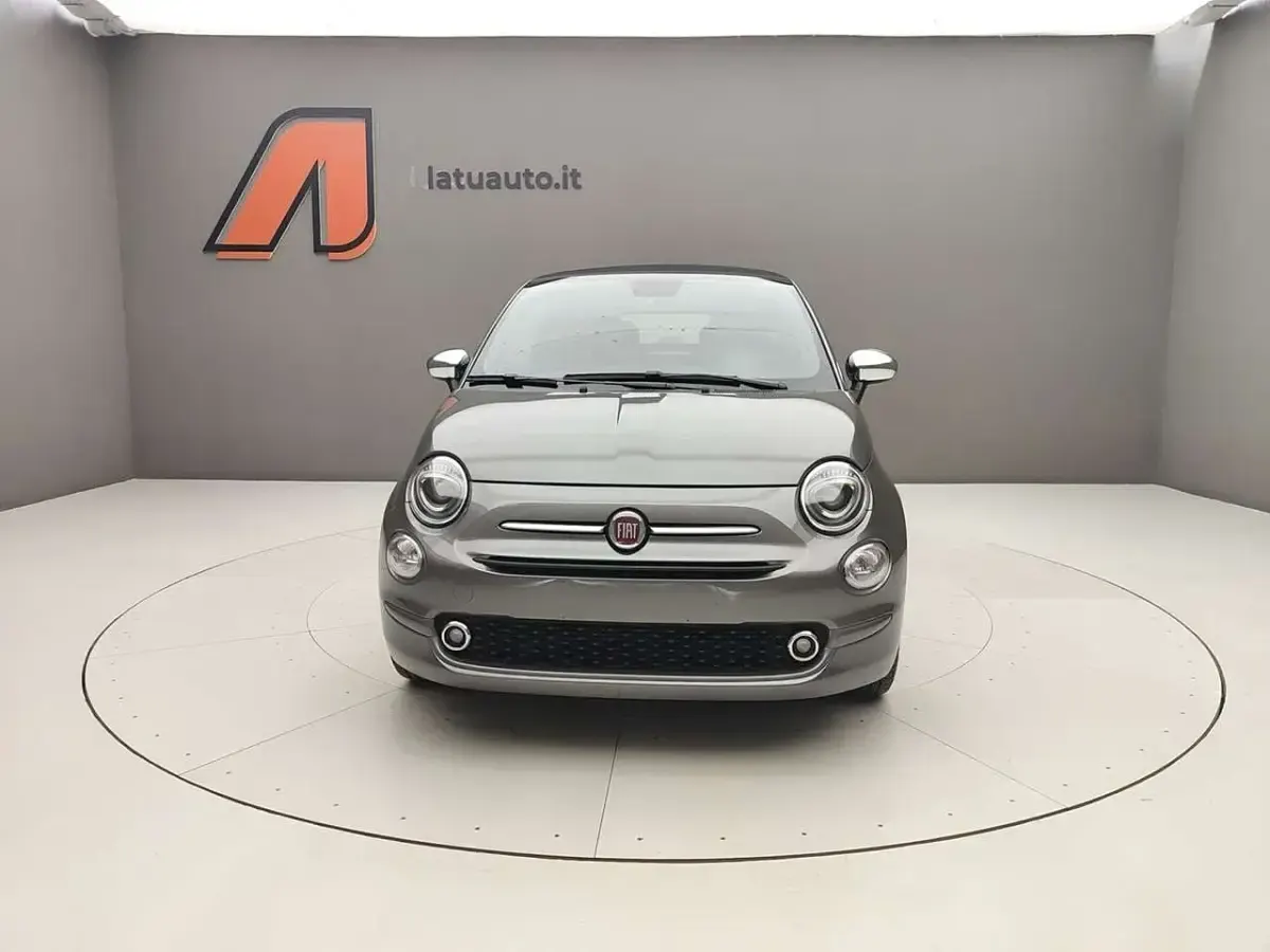 Usata Fiat 500C Dolcevita 70 CV (51 kW) 2023 Grigio pompei / capote nera Cabrio