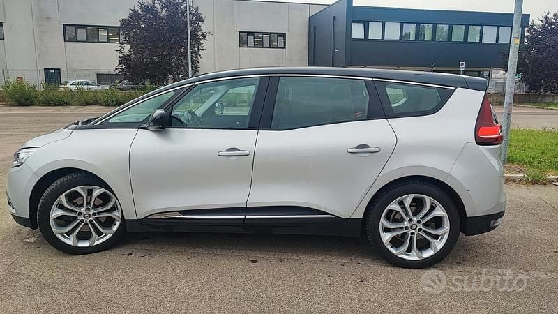 Usata Renault Grand Scénic IV 120 CV (88 kW) 2020 Grigio Monovolume