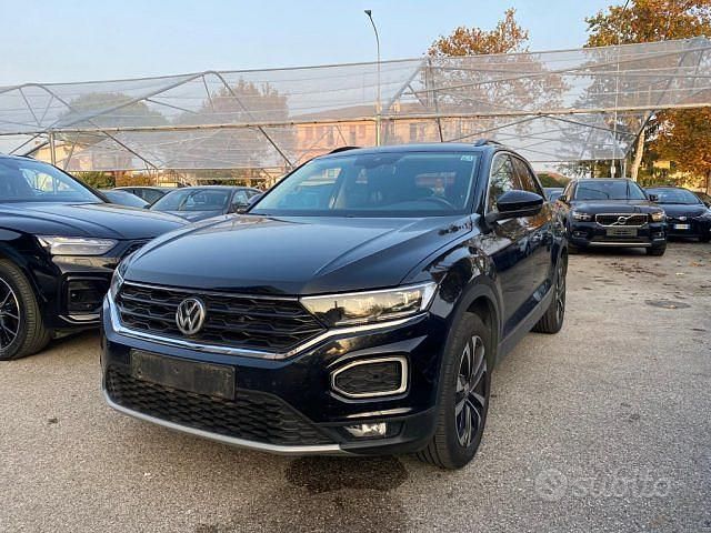 Usata VW T-Roc Style 116 CV (85 kW) 2019 Nero SUV