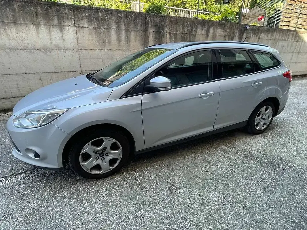 Usata Ford Focus 120 CV (88 kW) 2015 Argento Station wagon