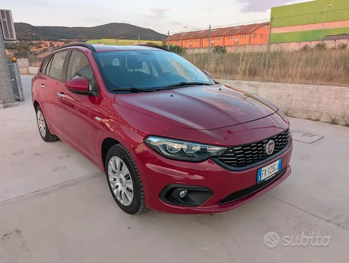 Usata Fiat Tipo Easy 95 CV (69 kW) 2019 Rosso Station wagon