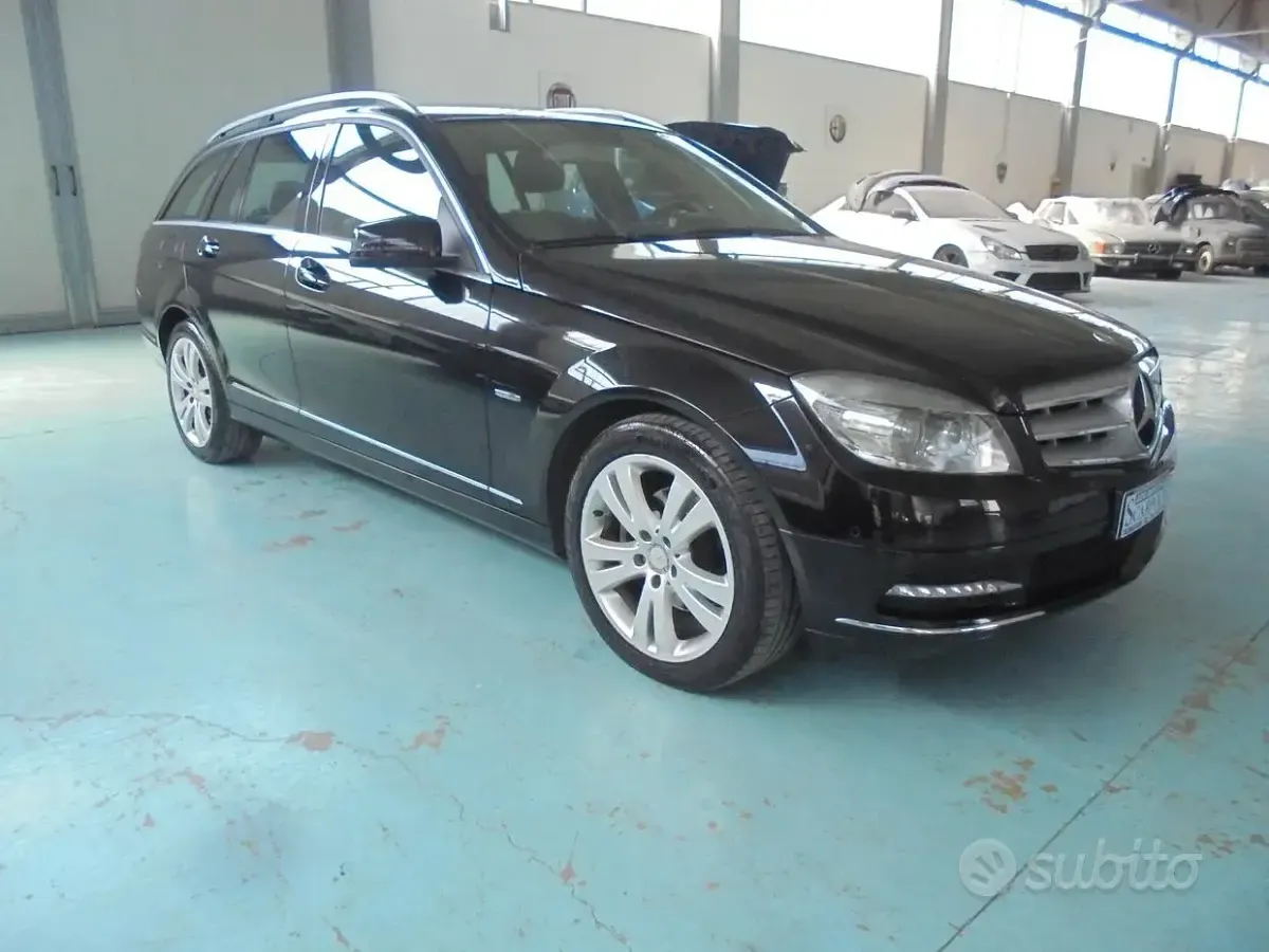 Usata Mercedes C220 Avantgarde 170 CV (125 kW) 2011 Nero Station wagon
