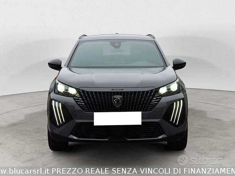 Usata Peugeot 2008 Allure 102 CV (75 kW) 2024 Grigio SUV