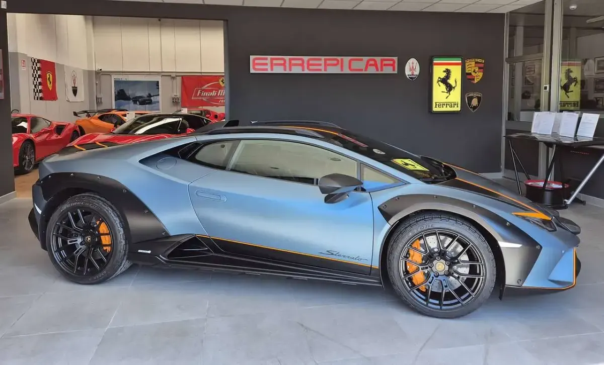 Usata Lamborghini Huracán 610 CV (448 kW) 2024 Blu kai Coupé