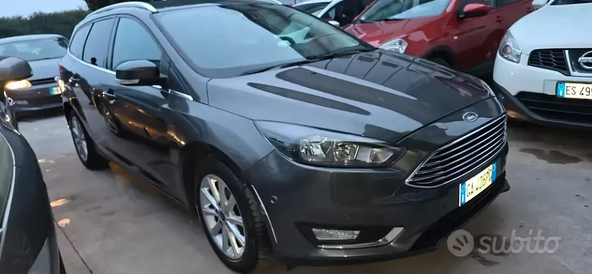 Usata Ford Focus Business Edition 120 CV (88 kW) 2017 Grigio Station wagon
