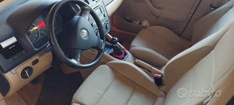Begagnad VW Golf IV 115 HK (84 kW) 2006 Svart Sedan