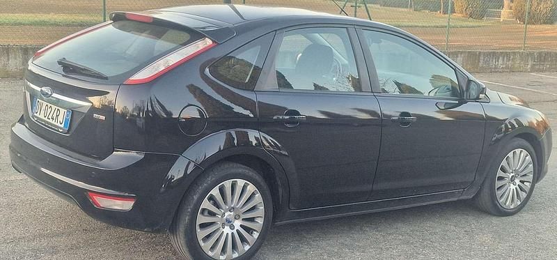 Usata Ford Focus Titanium 90 CV (66 kW) 2009 Berlina