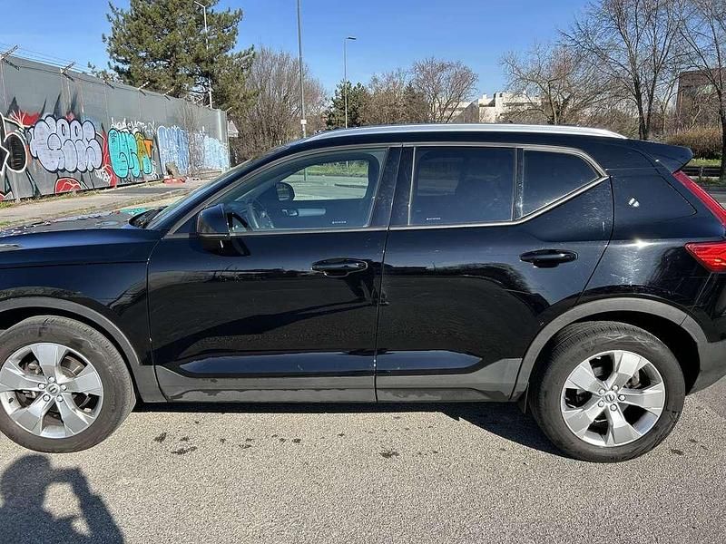 Usata Volvo XC40 Momentum 129 CV (94 kW) 2022 Nero SUV