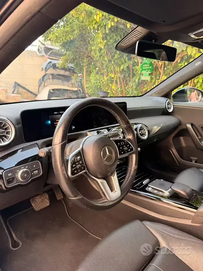 Usata Mercedes 180 Premium 136 CV (100 kW) 2021 Nero Berlina