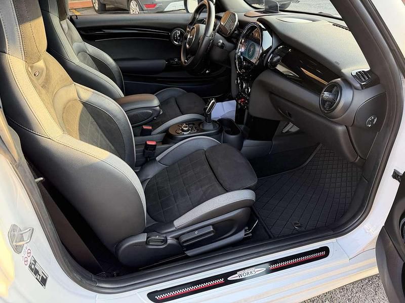 Usata Mini John Cooper Works 231 CV (169 kW) 2023 Nanuq white metallic Utilitaria