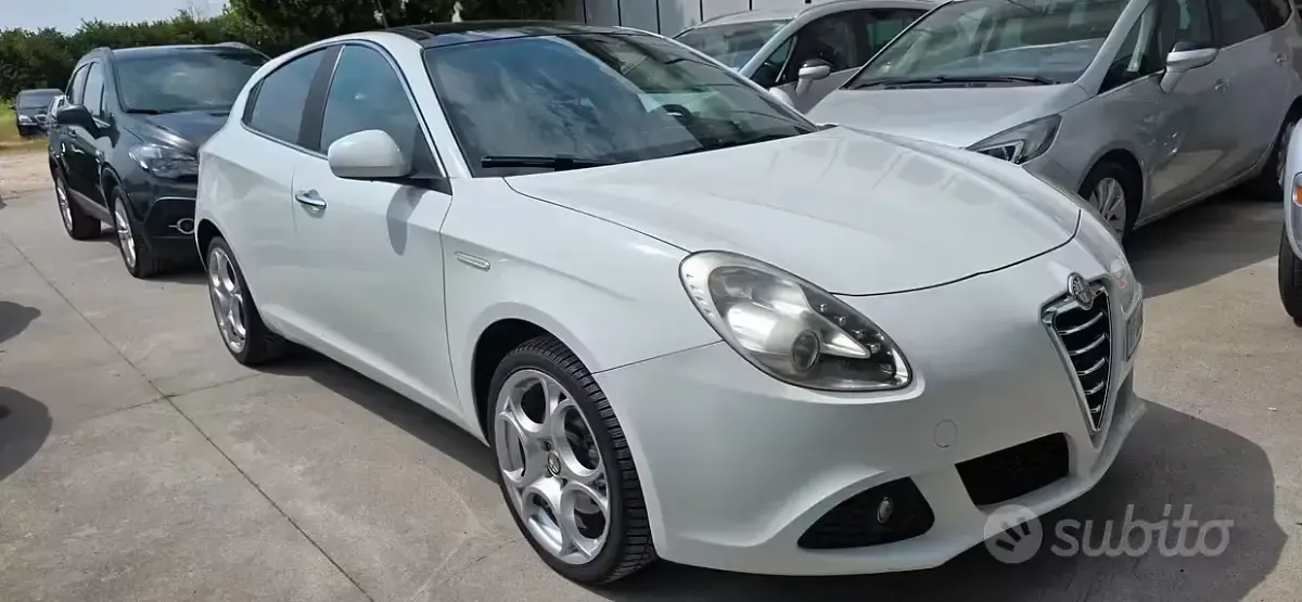Usata Alfa Romeo Giulietta Distinctive 170 CV (125 kW) 2010 Bianco Utilitaria