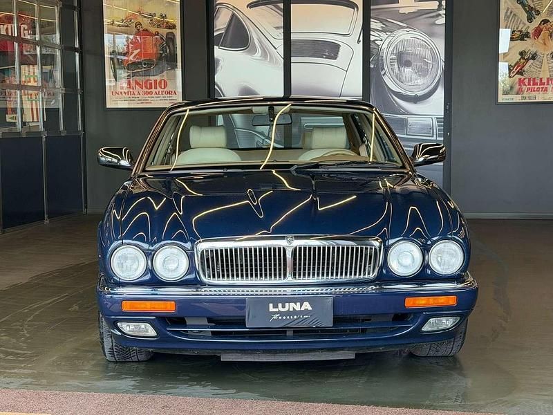 Usata Jaguar XJ40 241 CV (177 kW) 1995 Blu/azzurro Berlina