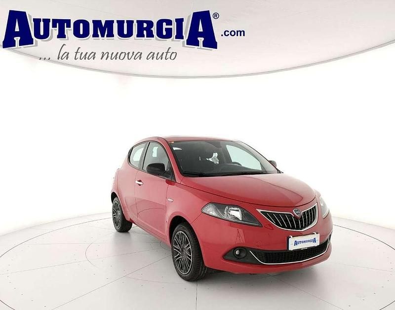 Rosso Usata 2023 Lancia Ypsilon Gold Due volumi | 11.990 € (Buon prezzo) - Immagine 1/4