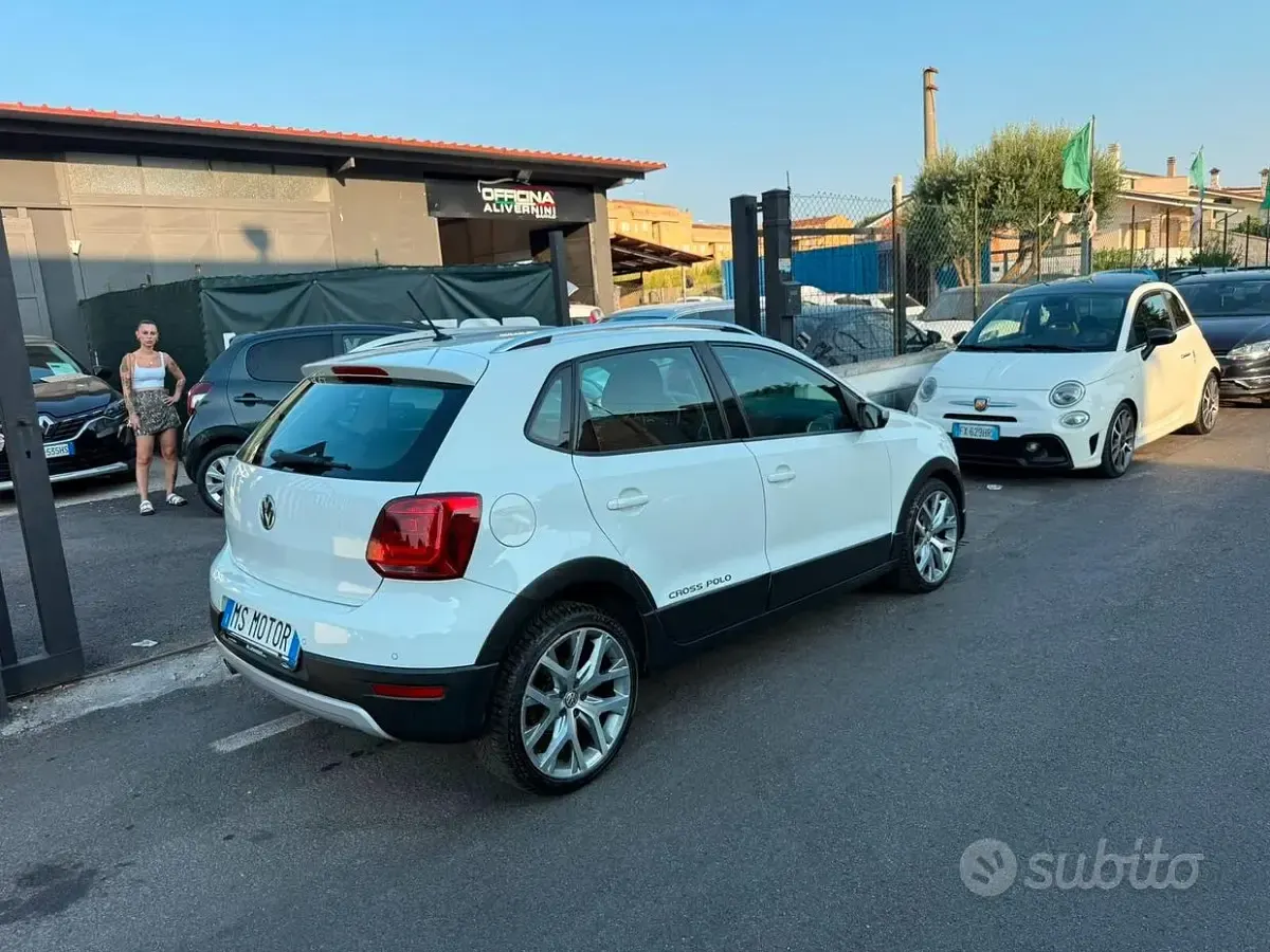 Usata VW Polo Cross 90 CV (66 kW) 2017 Bianco Utilitaria