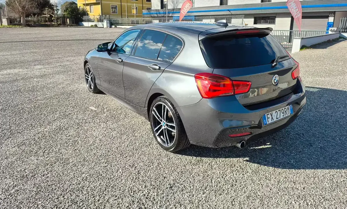 Usata BMW 118 Efficient Dynamics 150 CV (110 kW) 2019 Grigio Utilitaria